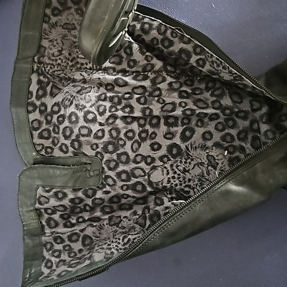 Boots - Picture 5 of 5